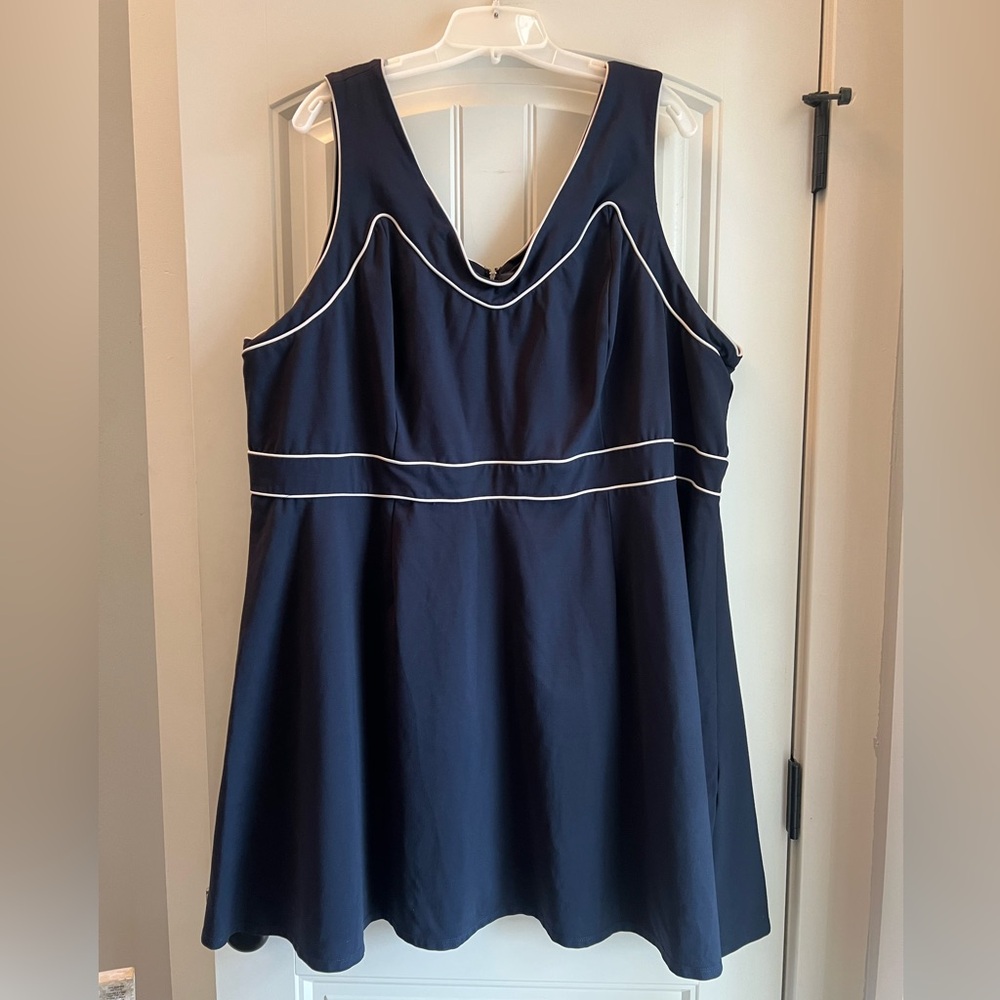 ModCloth Sleeveless A Line Dress with White Piping 4X